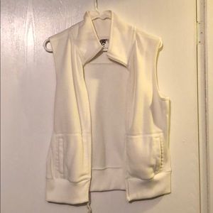 No sleeve zip up fleece